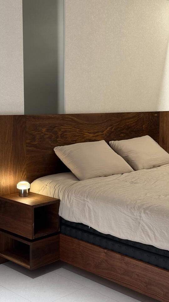 Floating Bed